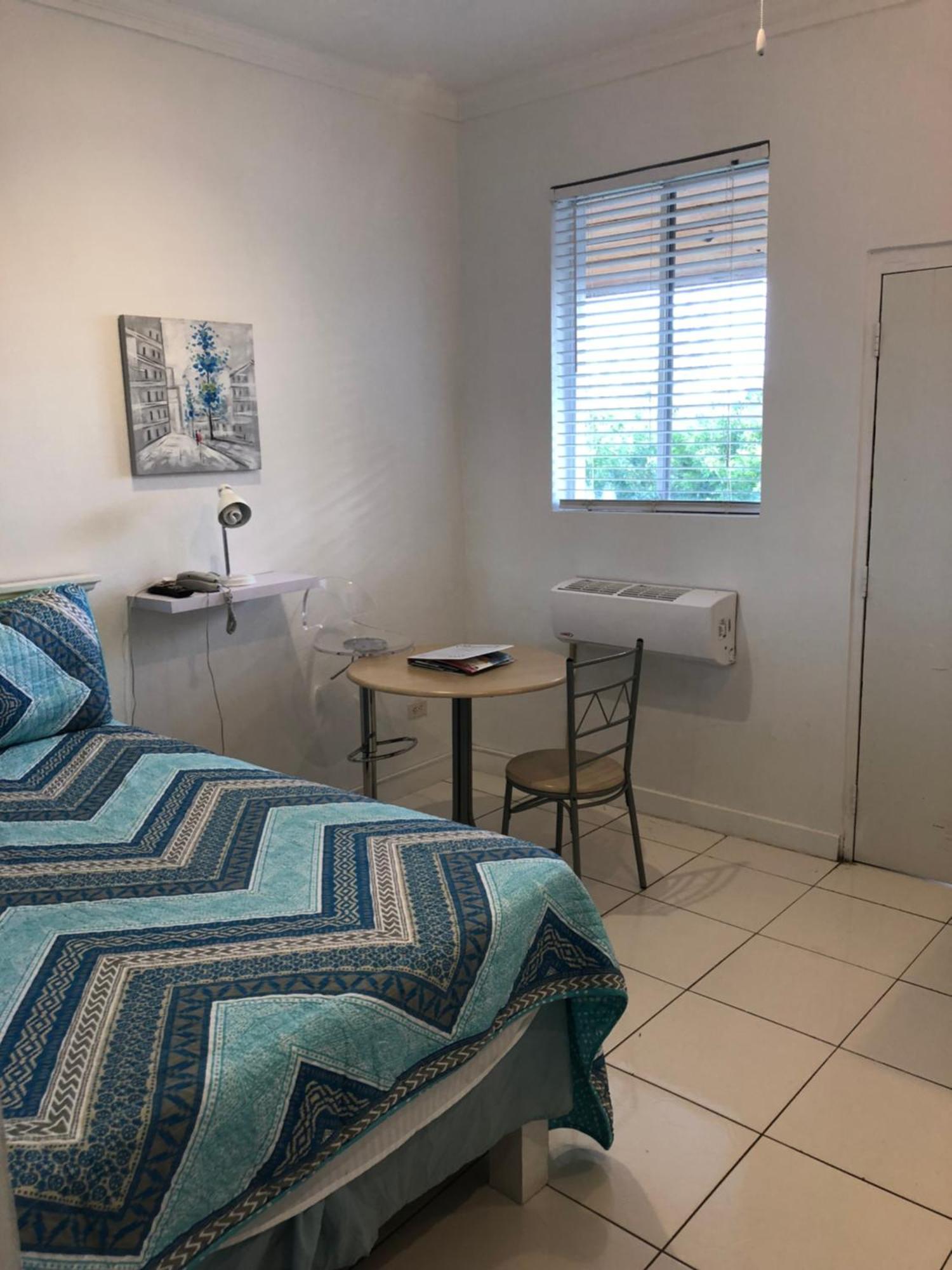 The Oasis Retreat Apartment Nassau Bagian luar foto
