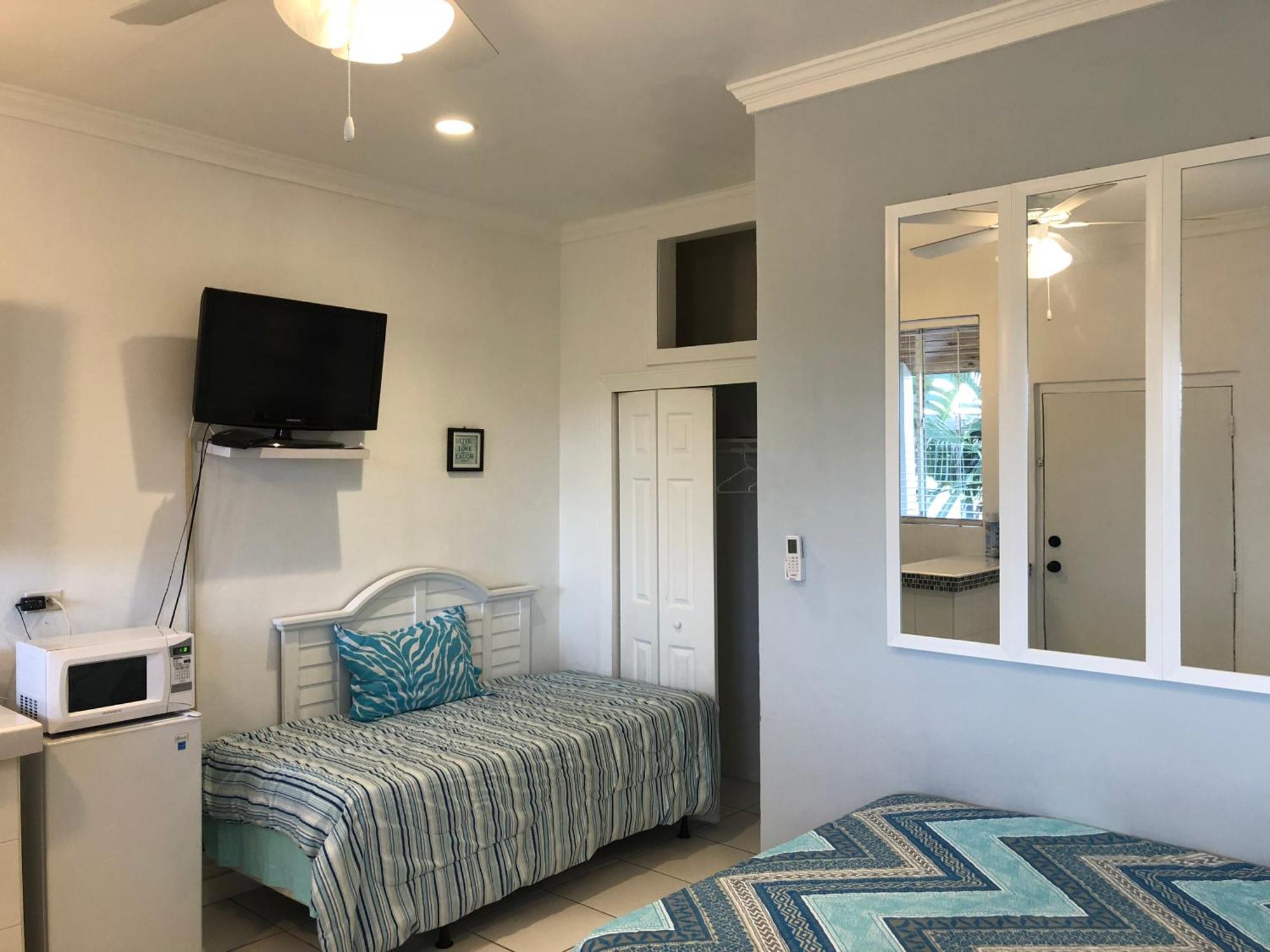 The Oasis Retreat Apartment Nassau Bagian luar foto