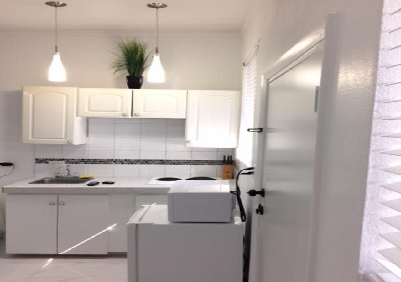 The Oasis Retreat Apartment Nassau Bagian luar foto