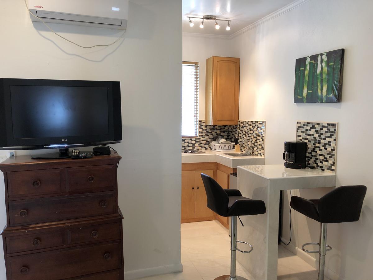 The Oasis Retreat Apartment Nassau Bagian luar foto