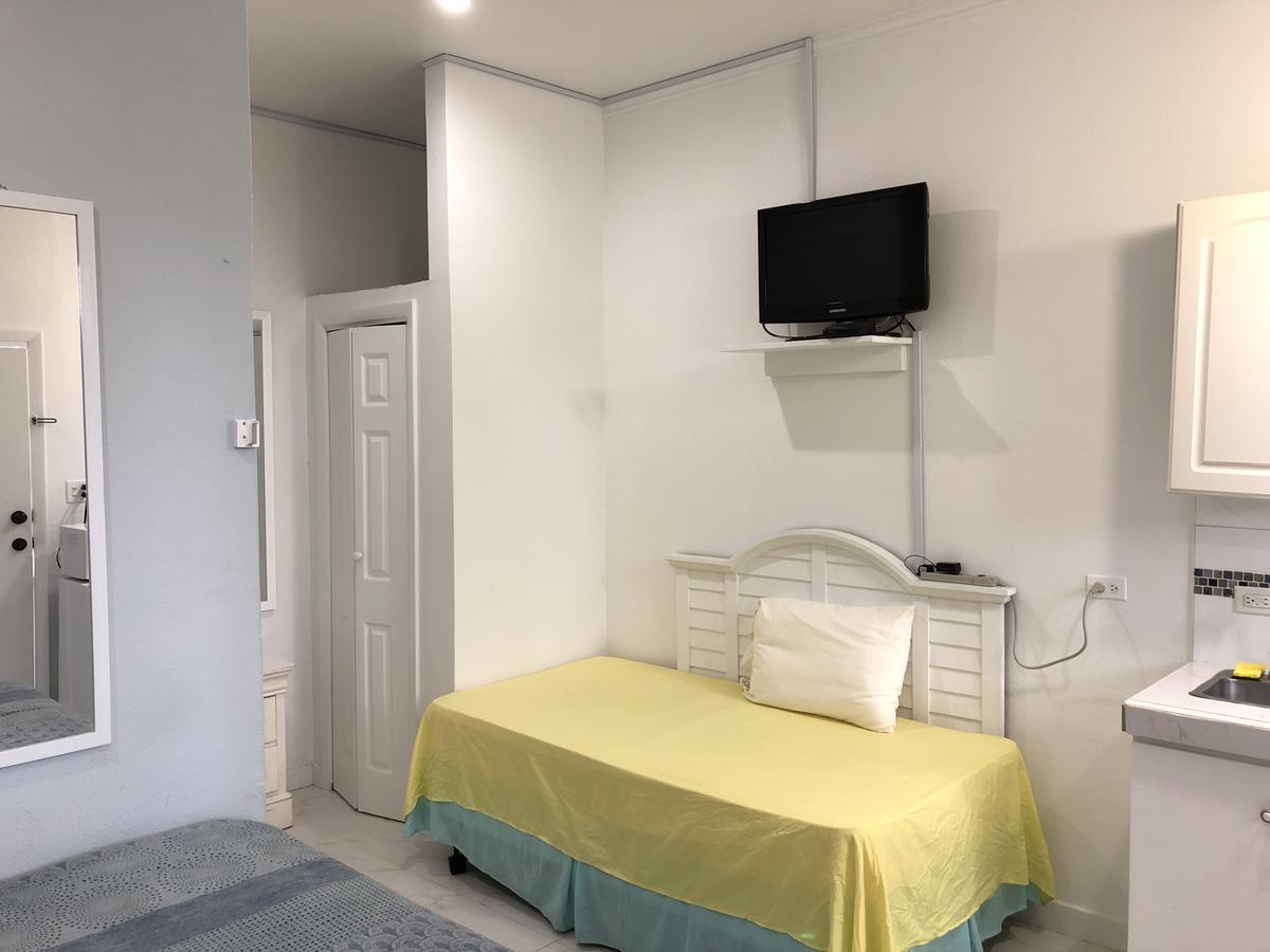 The Oasis Retreat Apartment Nassau Bagian luar foto